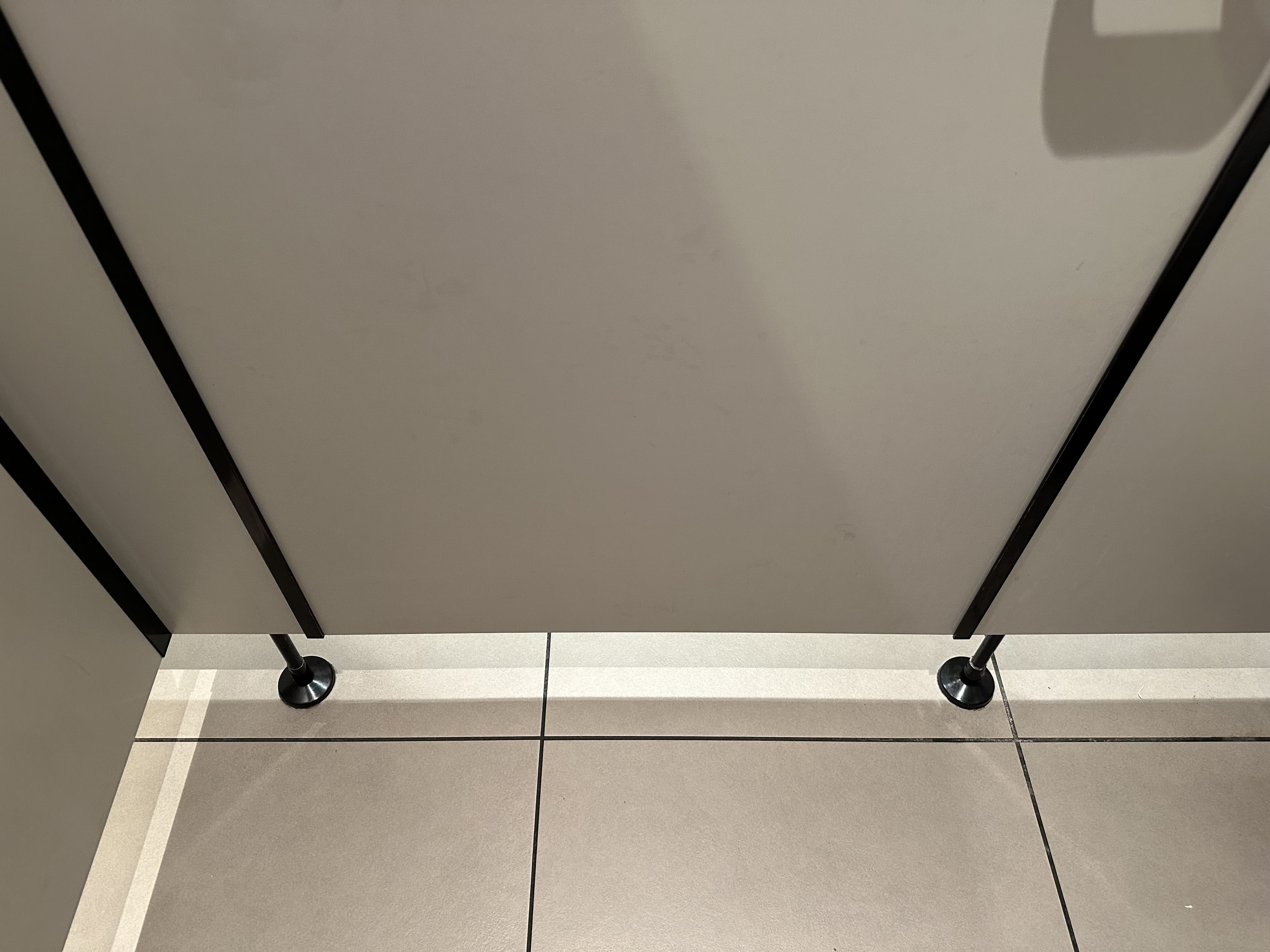 Toilettentüren Nr. 230: Imbiss „McDonald's“, Barsinghausen / Deutschland (2023)