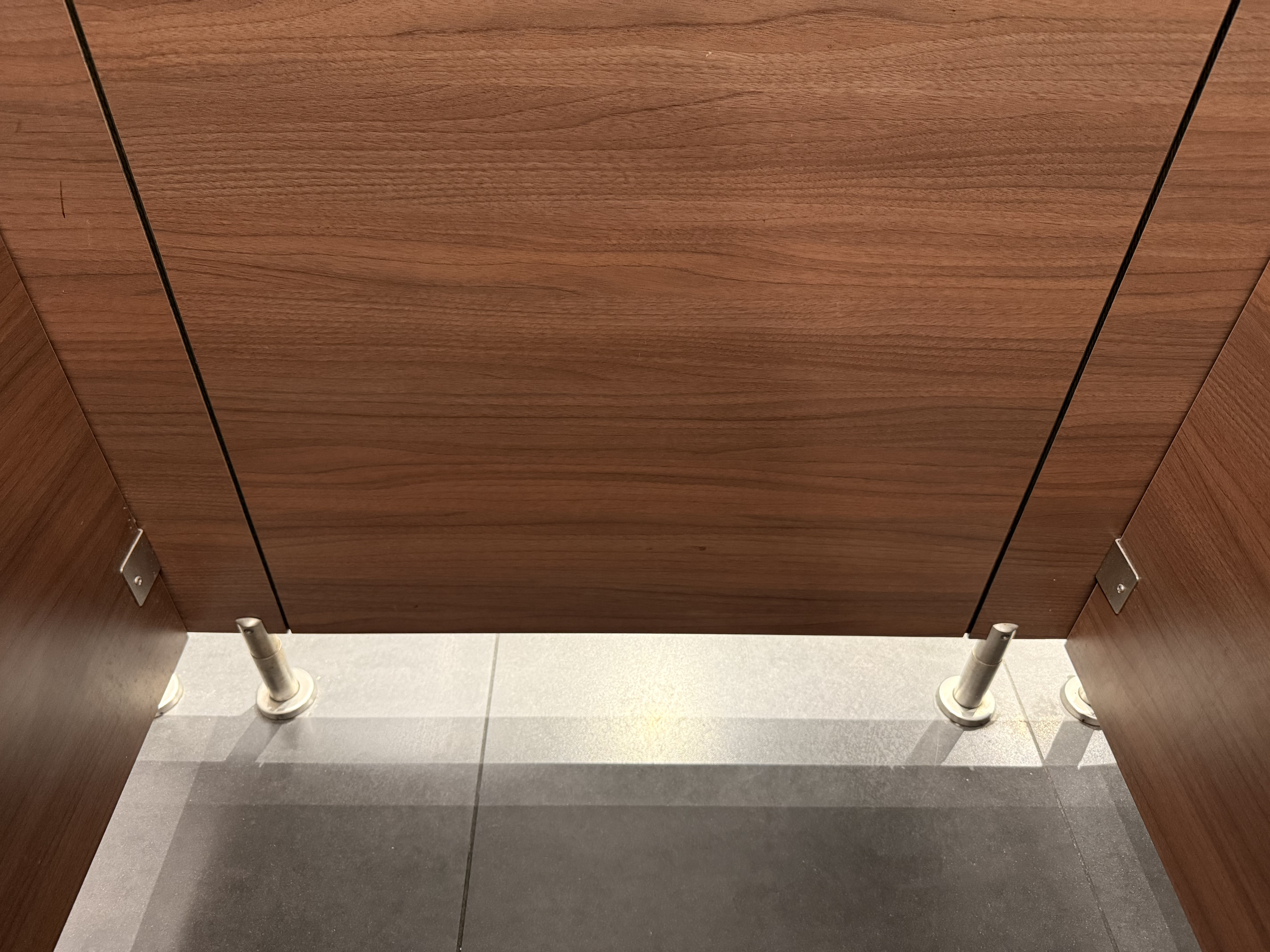 Toilettentüren Nr. 259: Flughafen Lissabon / Portugal (2025)