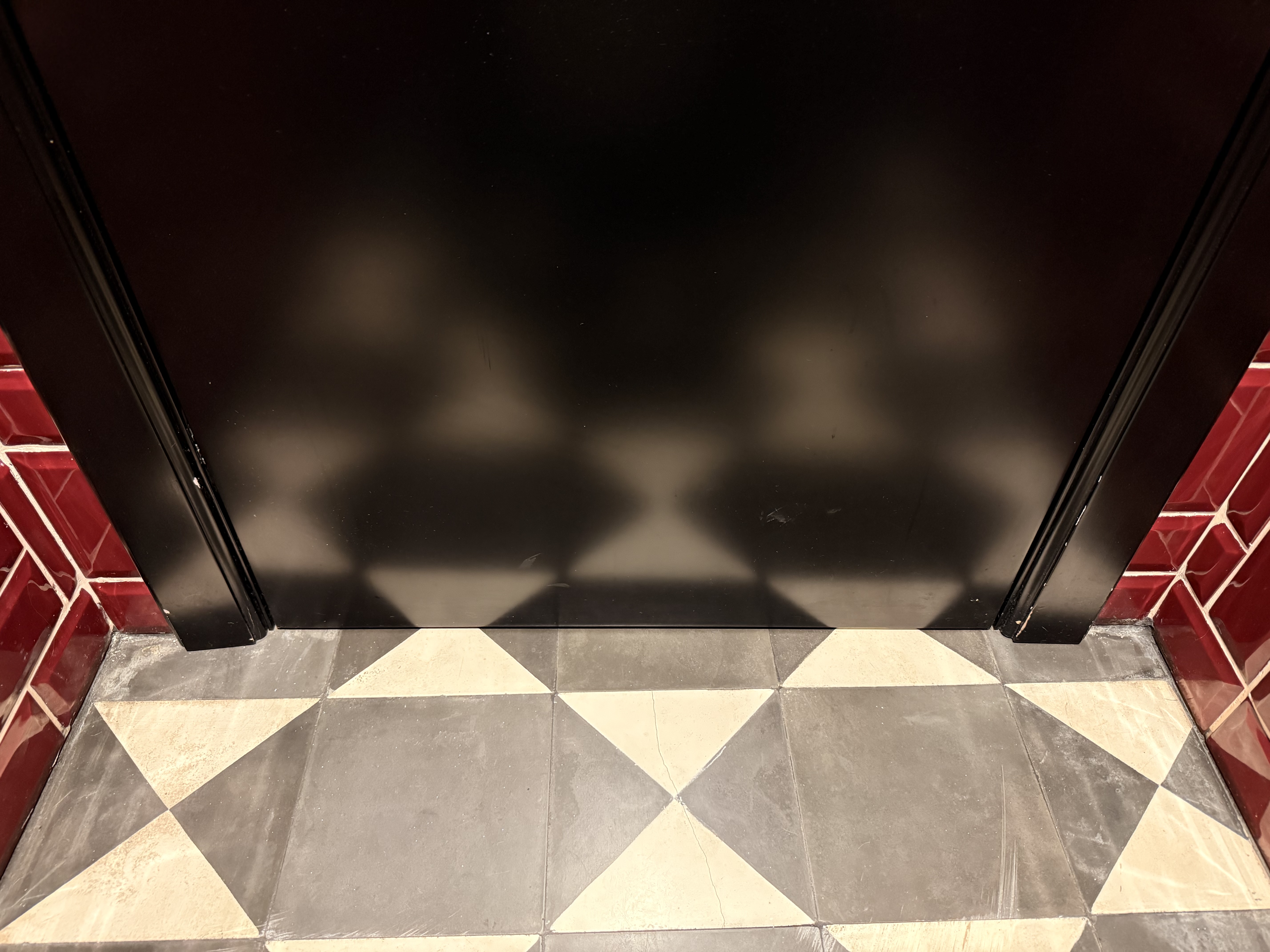 Toilettentüren Nr. 275: Restaurant „Infame“, Lissabon / Portugal (2025)